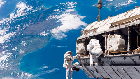 NASA biedt bijgewerkt ISS-overgangsplan
