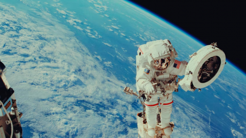 Record-setting NASA-astronaut keert terug naar aarde